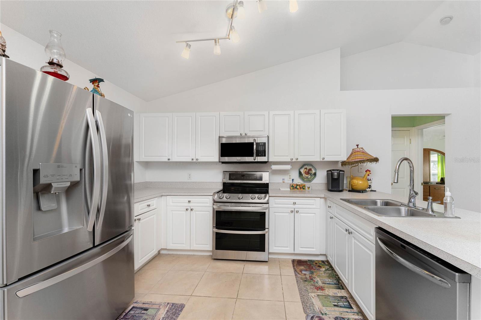 Image 17 of 51 For 25558 Aysen Drive