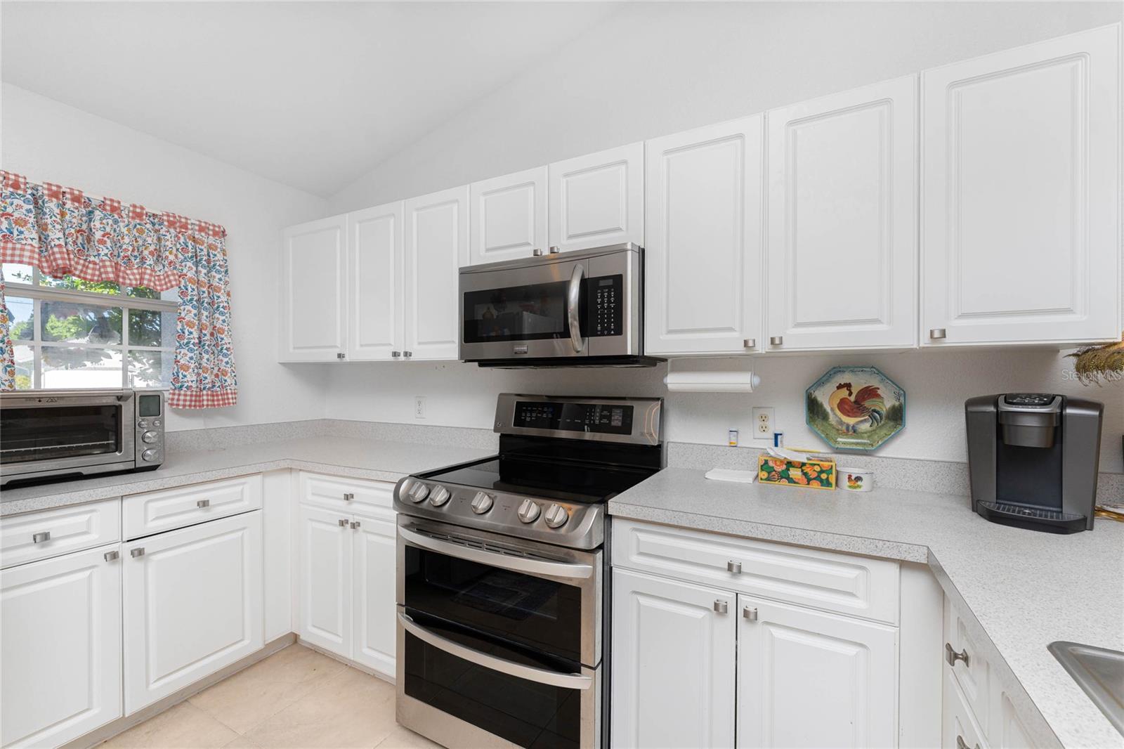 Image 18 of 51 For 25558 Aysen Drive