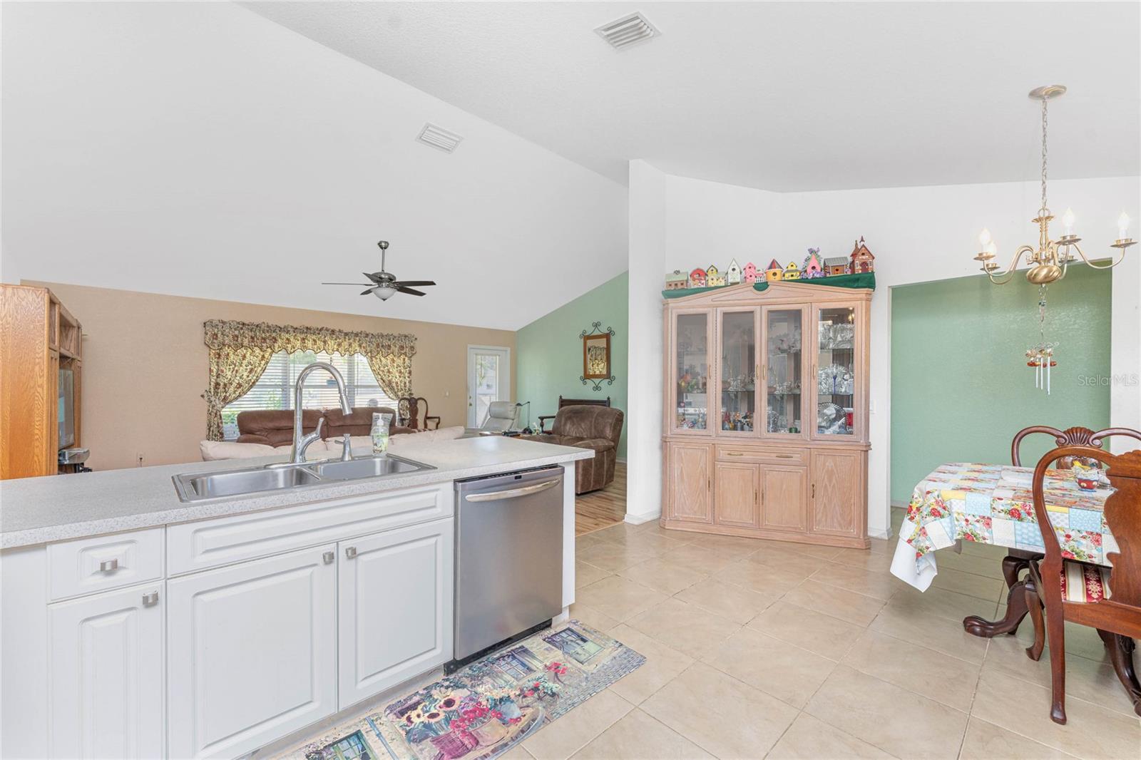 Image 19 of 51 For 25558 Aysen Drive