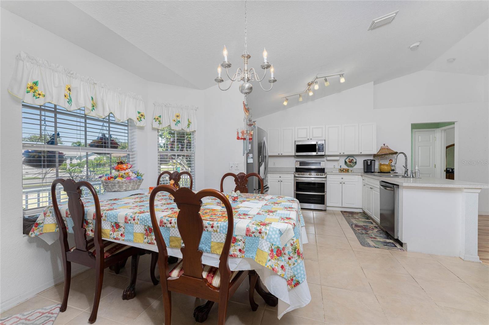 Image 21 of 51 For 25558 Aysen Drive