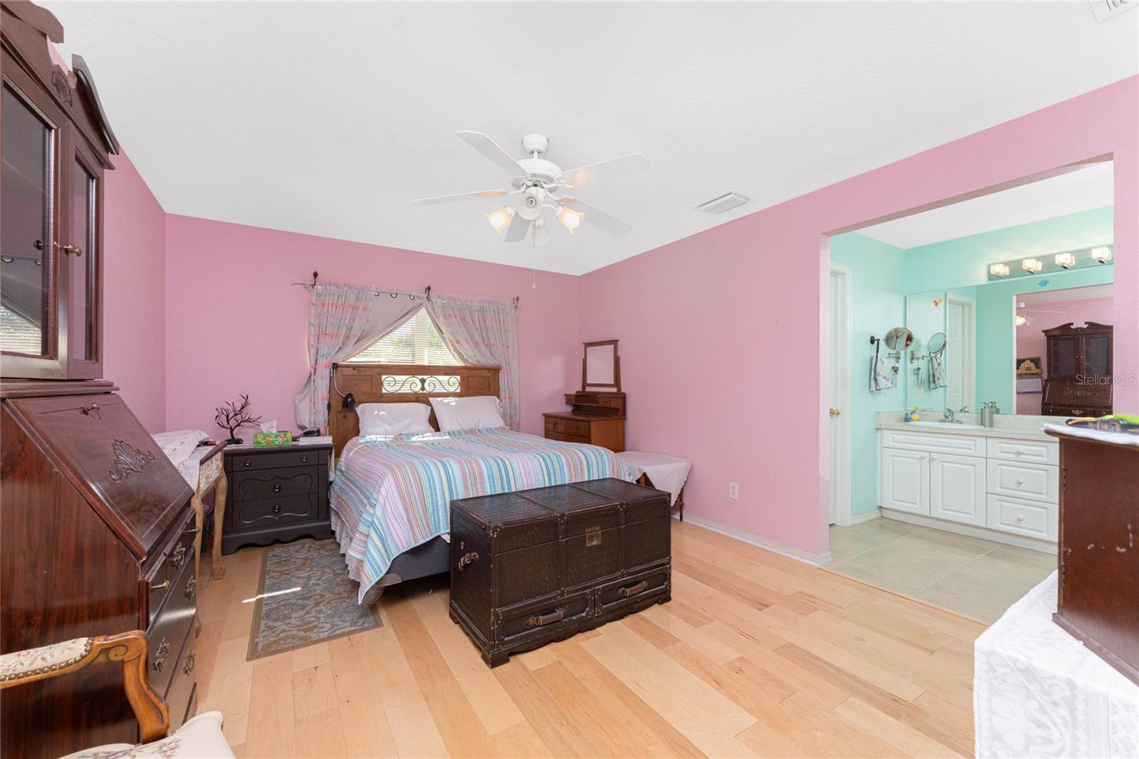 Image 22 of 51 For 25558 Aysen Drive