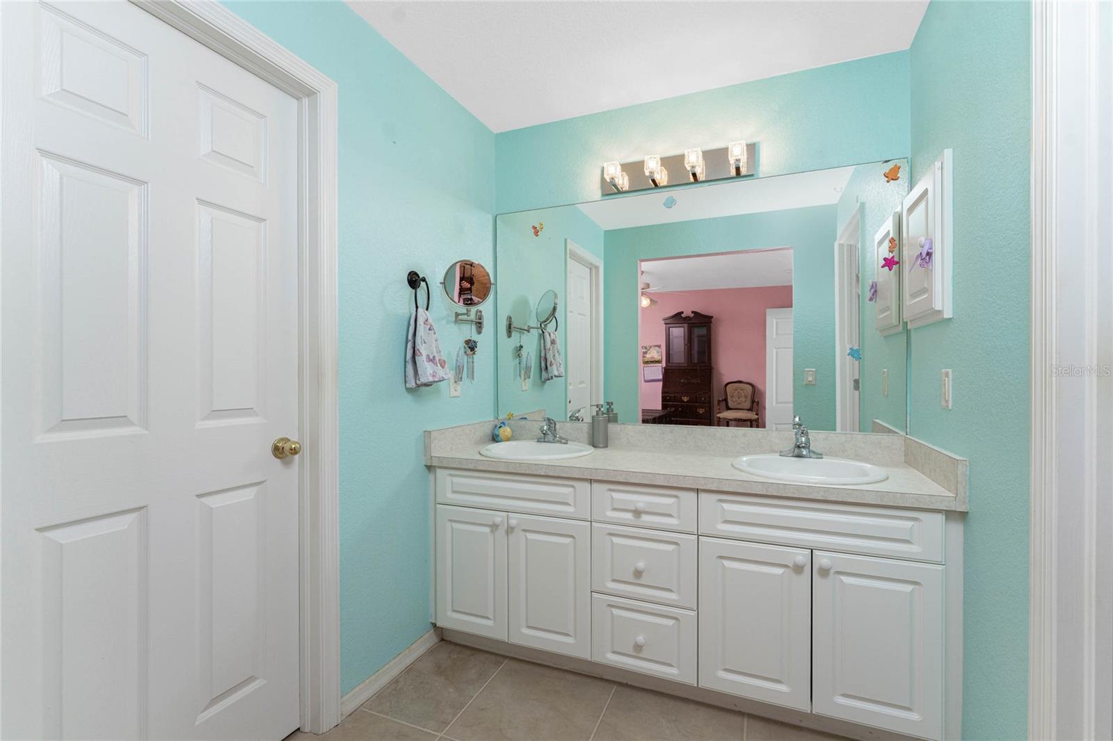 Image 25 of 51 For 25558 Aysen Drive