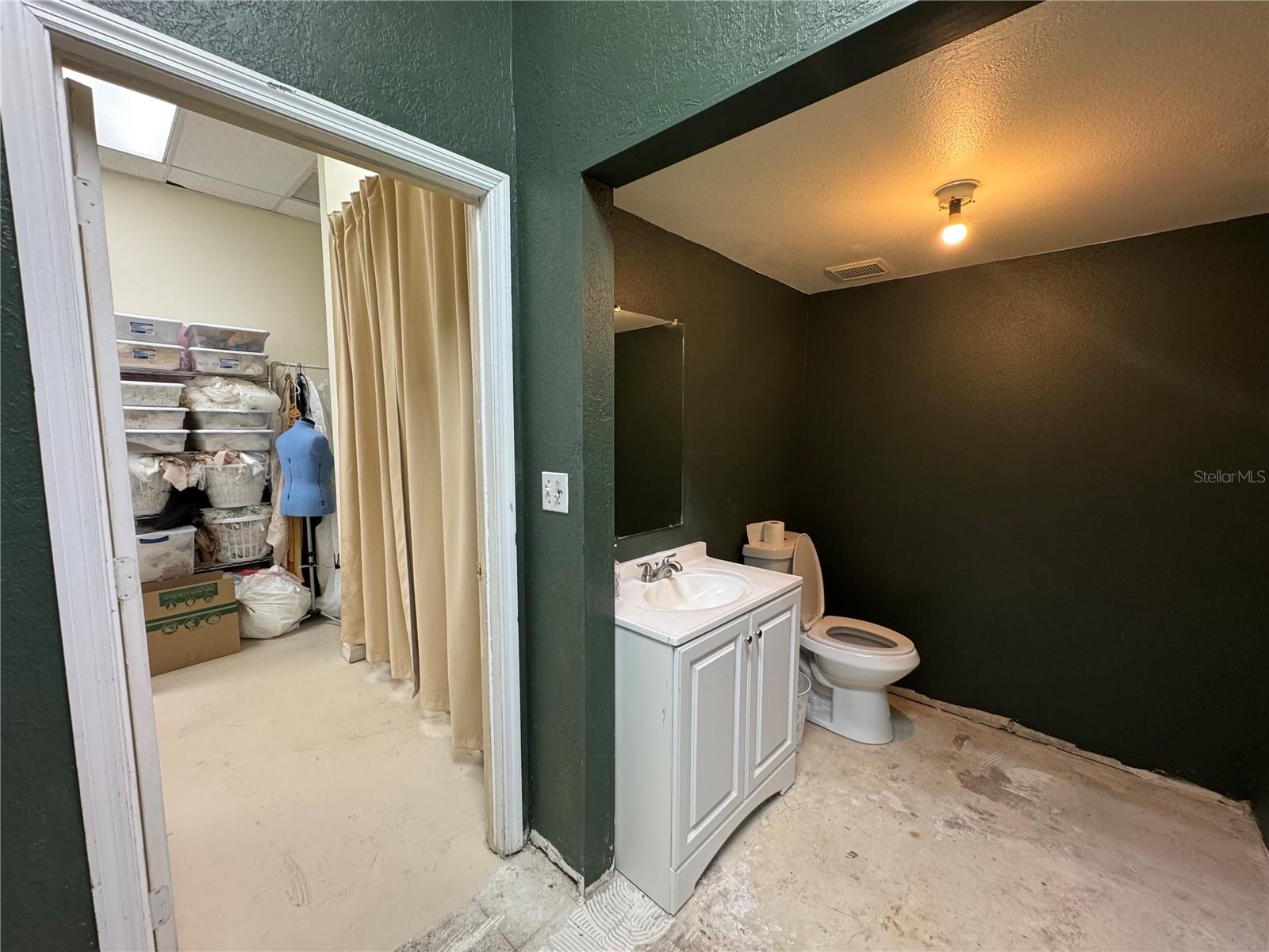 Image 9 of 18 For 24901 Sandhill Boulevard 10