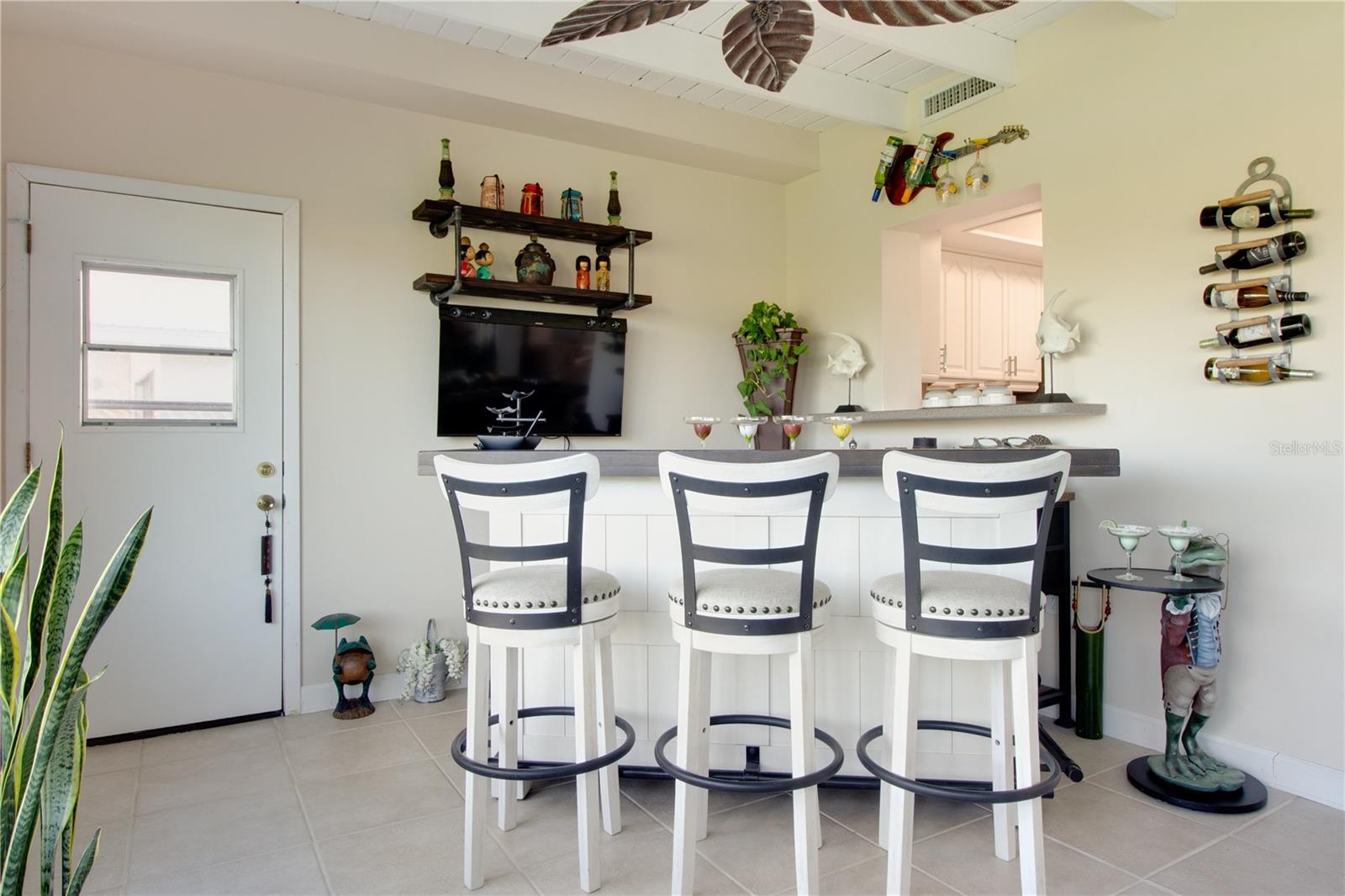 Image 28 of 52 For 122 Annapolis Lane