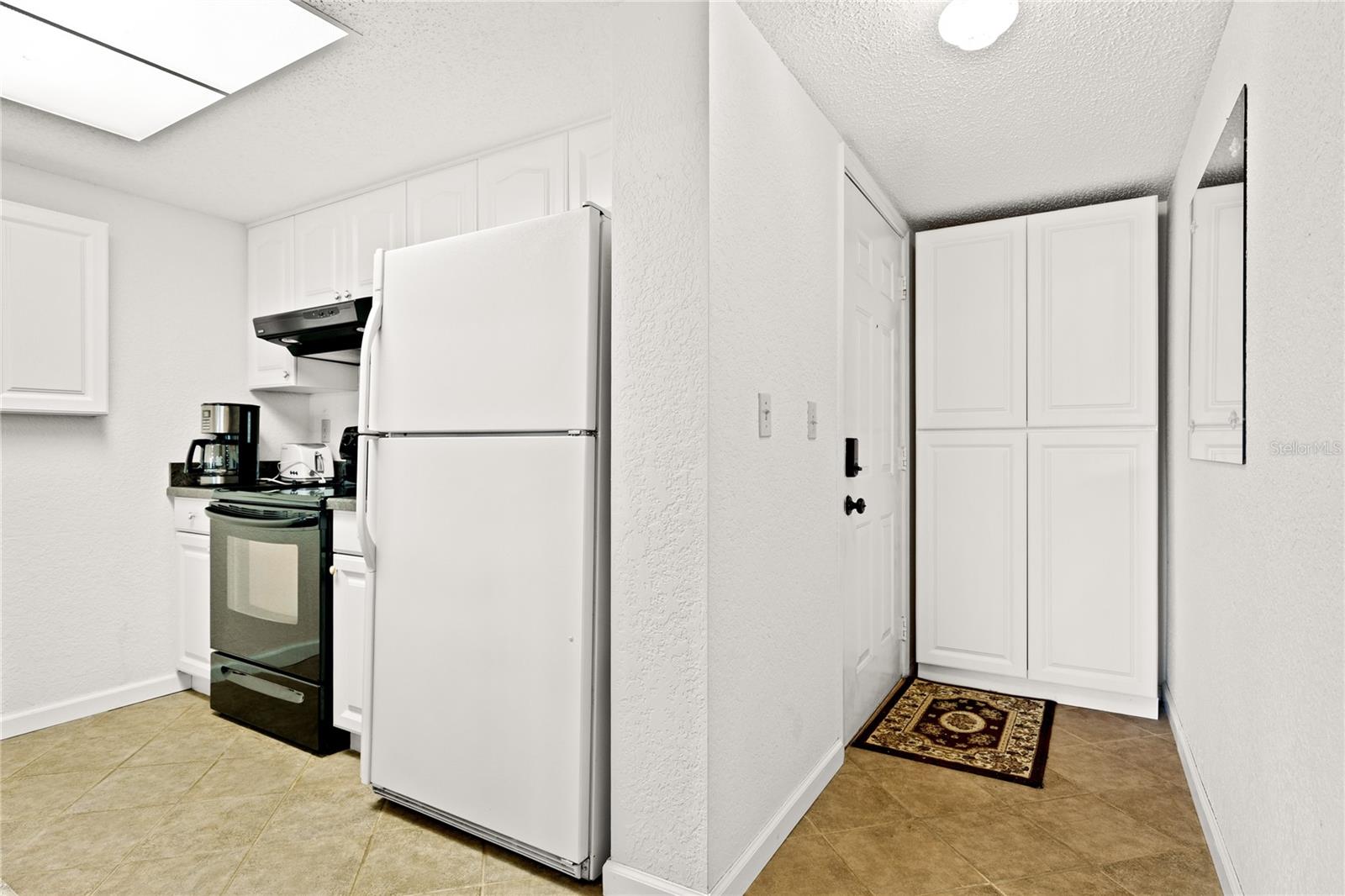 Image 12 of 30 For 4032 Oakview Drive H1