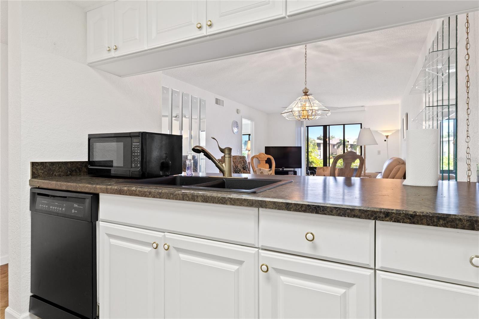 Image 13 of 30 For 4032 Oakview Drive H1