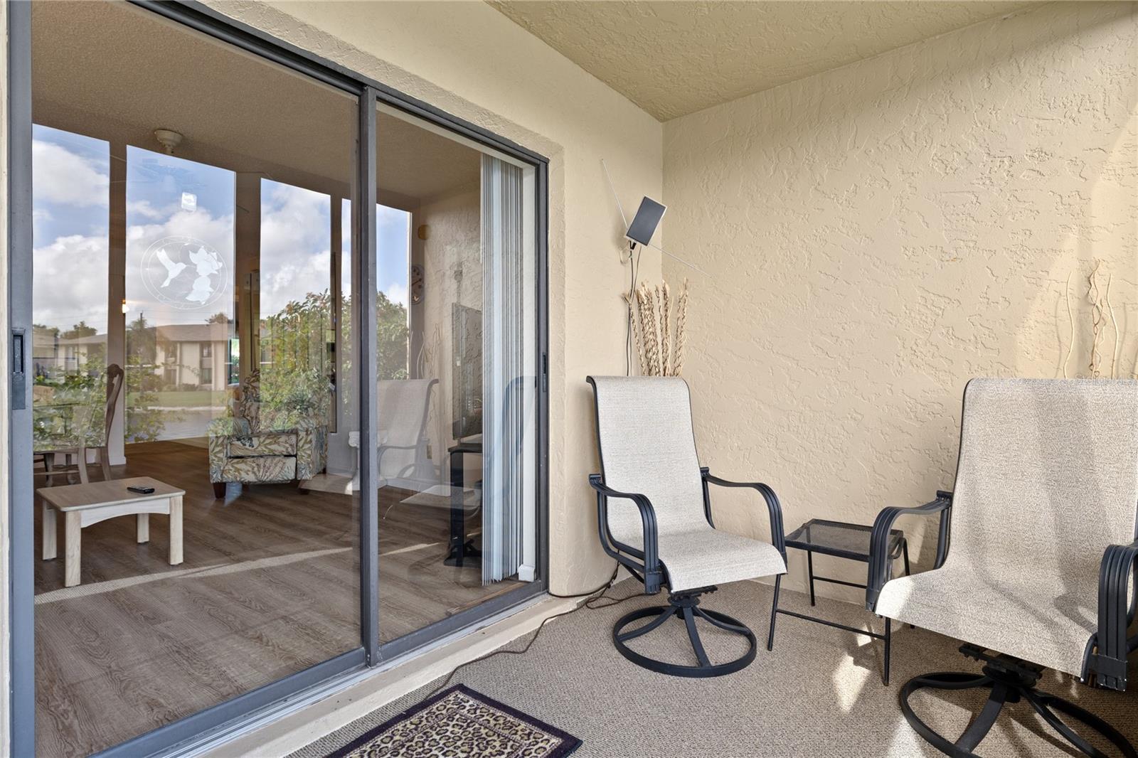 Image 22 of 30 For 4032 Oakview Drive H1