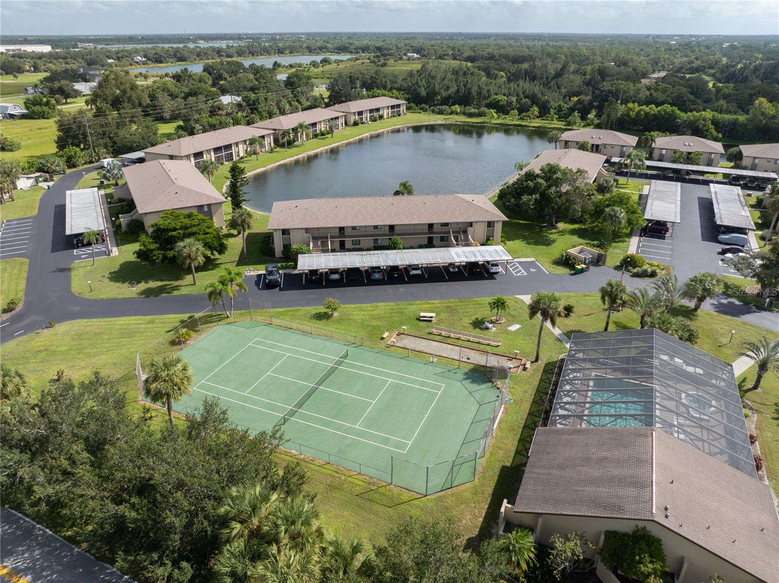 Image 26 of 30 For 4032 Oakview Drive H1