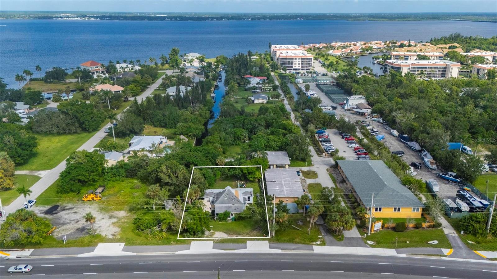 Image 14 of 18 For 25158 Marion Avenue