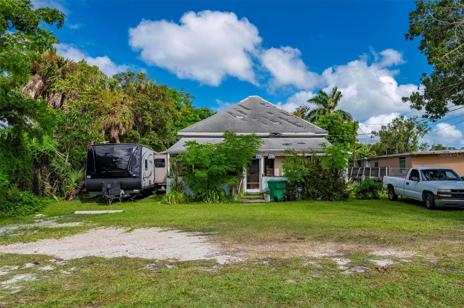 Image 15 of 18 For 25158 Marion Avenue