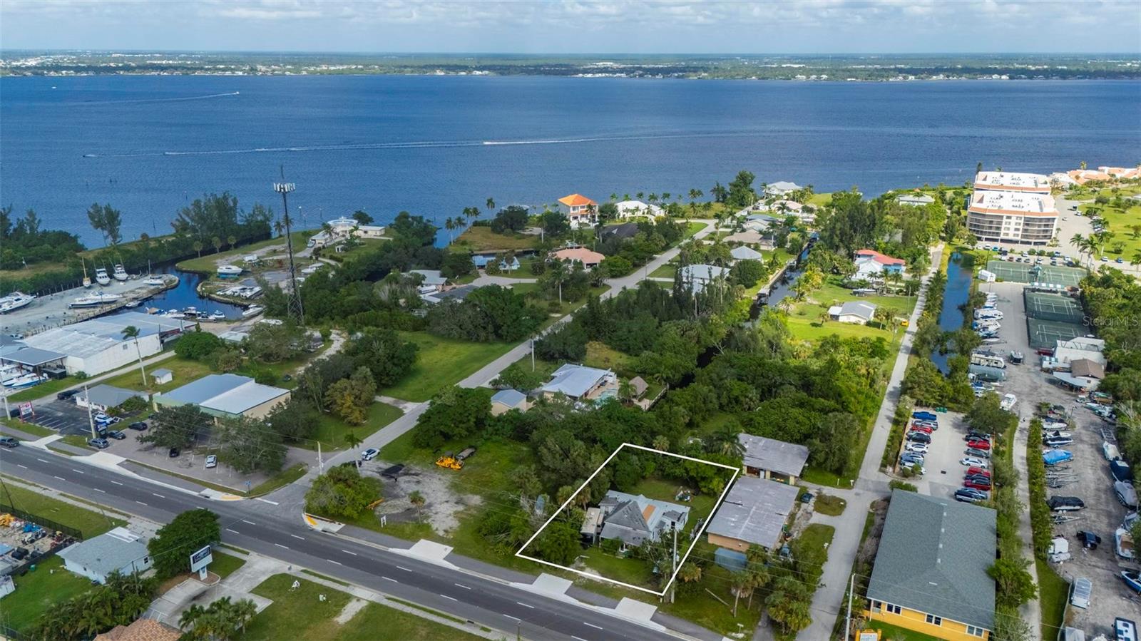 Image 3 of 18 For 25158 Marion Avenue