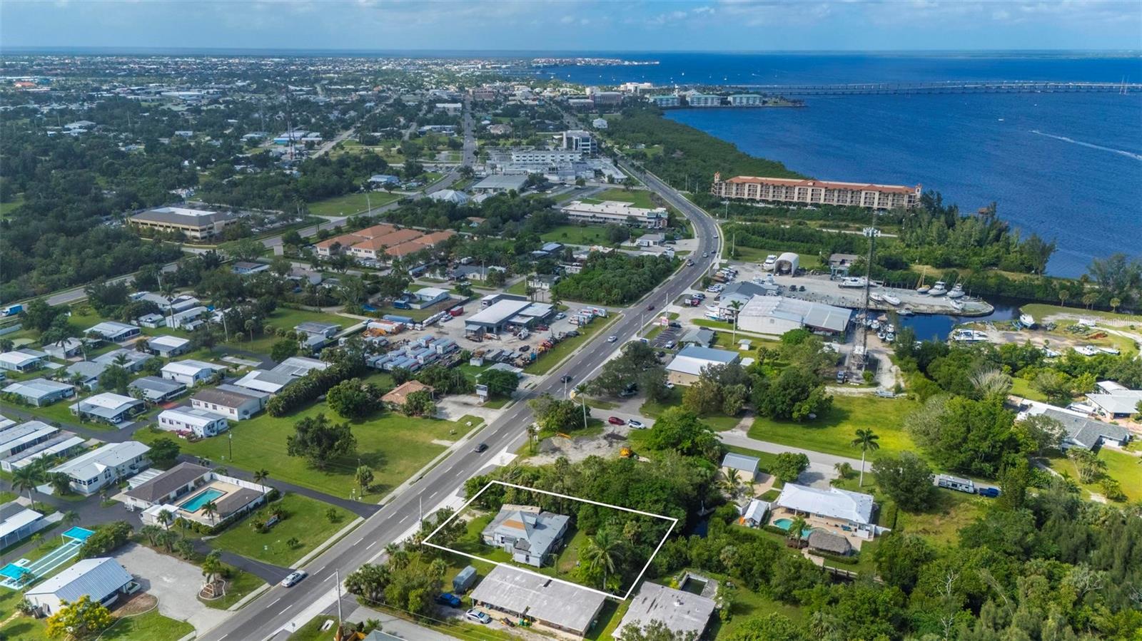 Image 6 of 18 For 25158 Marion Avenue