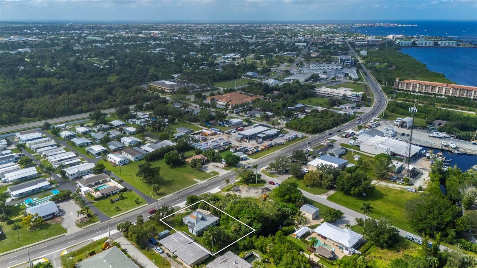 Image 7 of 18 For 25158 Marion Avenue