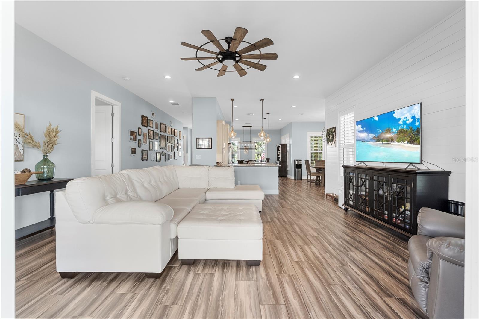 Image 16 of 86 For 42138 Lake Timber Drive