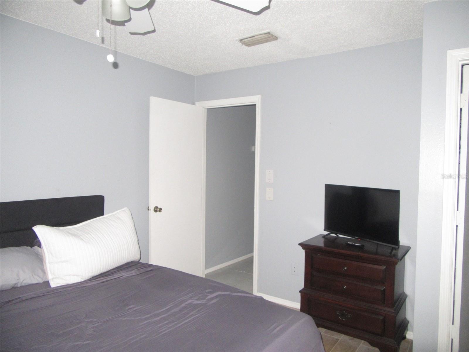 Image 7 of 12 For 264 Camillia Lane B