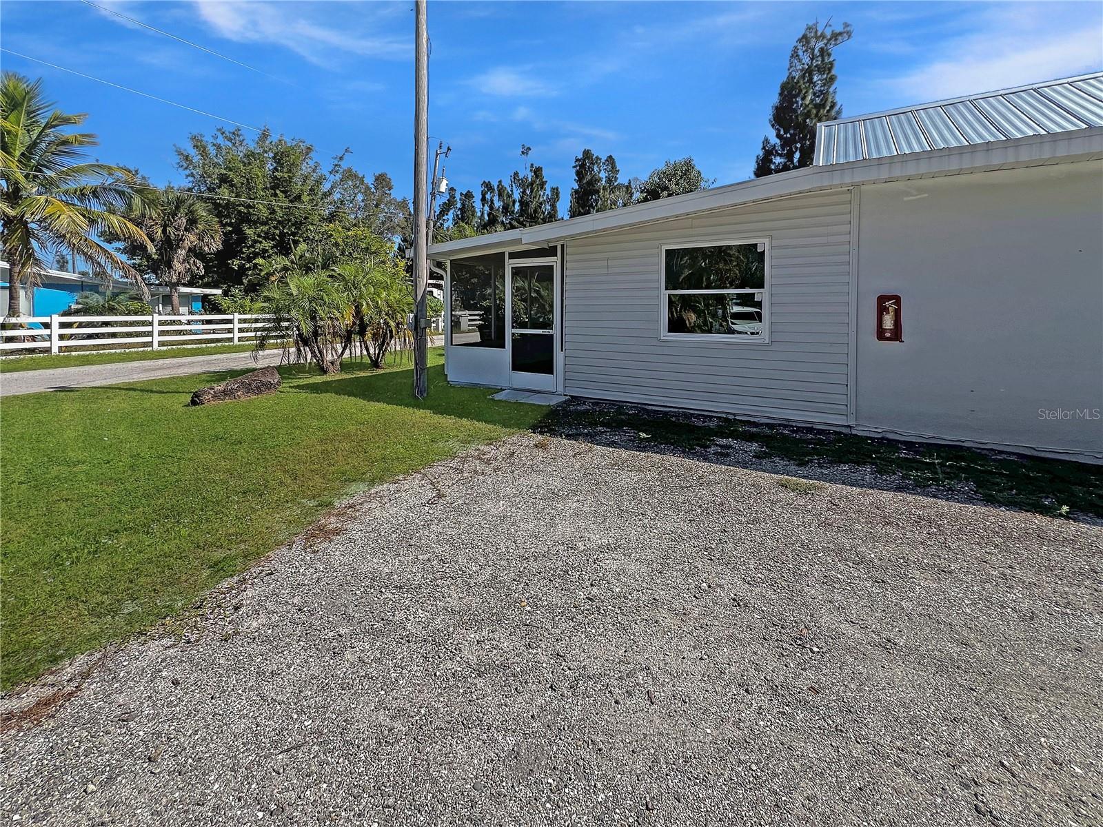 Image 3 of 40 For 15206 Stringfellow Road 3 & 4