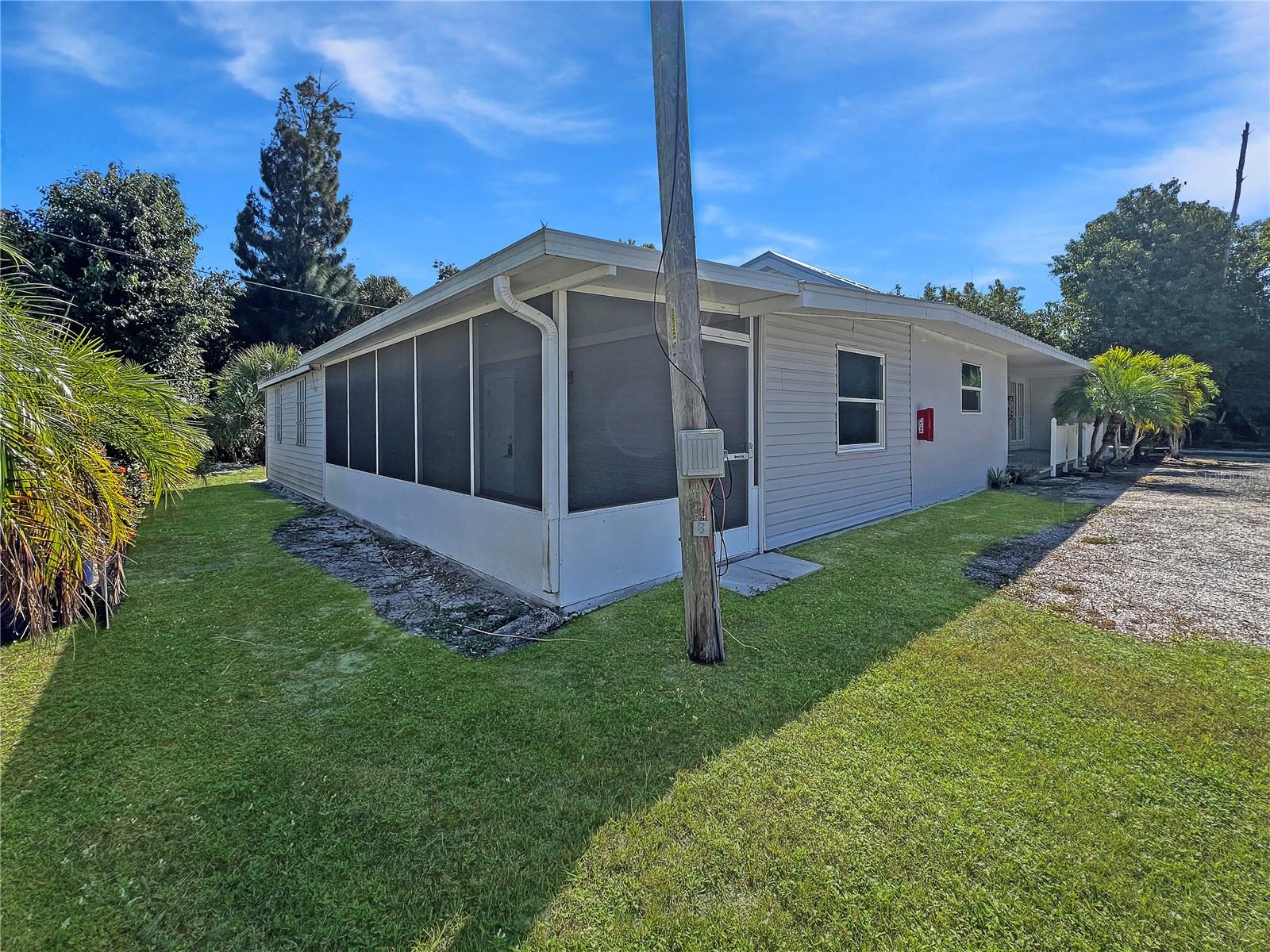 Image 4 of 40 For 15206 Stringfellow Road 3 & 4