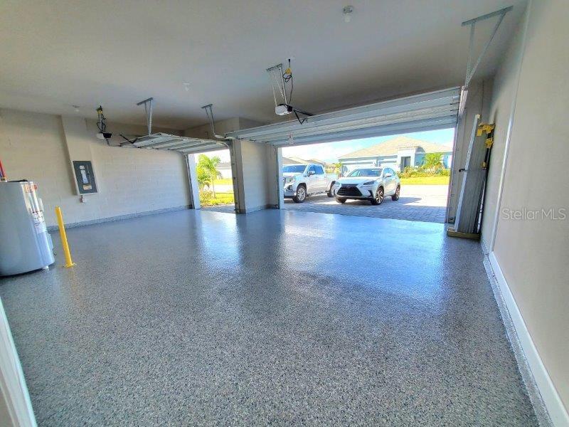 Image 33 of 44 For 16855 Castoro Drive