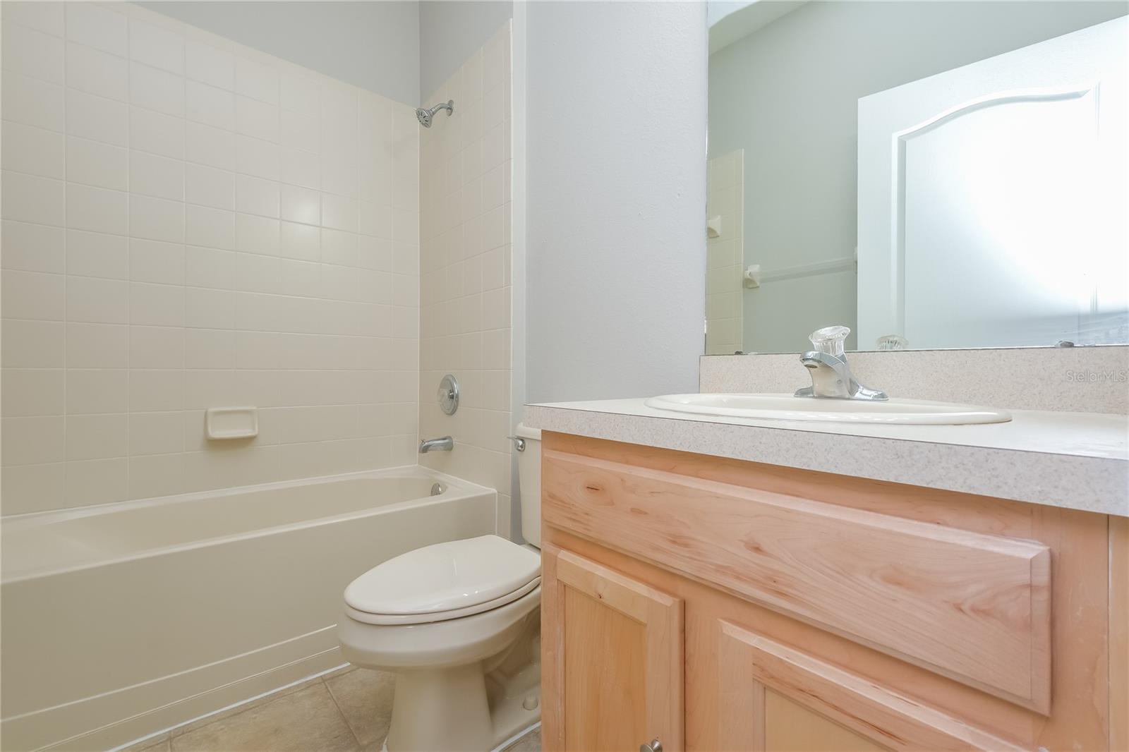 Listing photo id 11 for 8634 Sandy Plains Drive