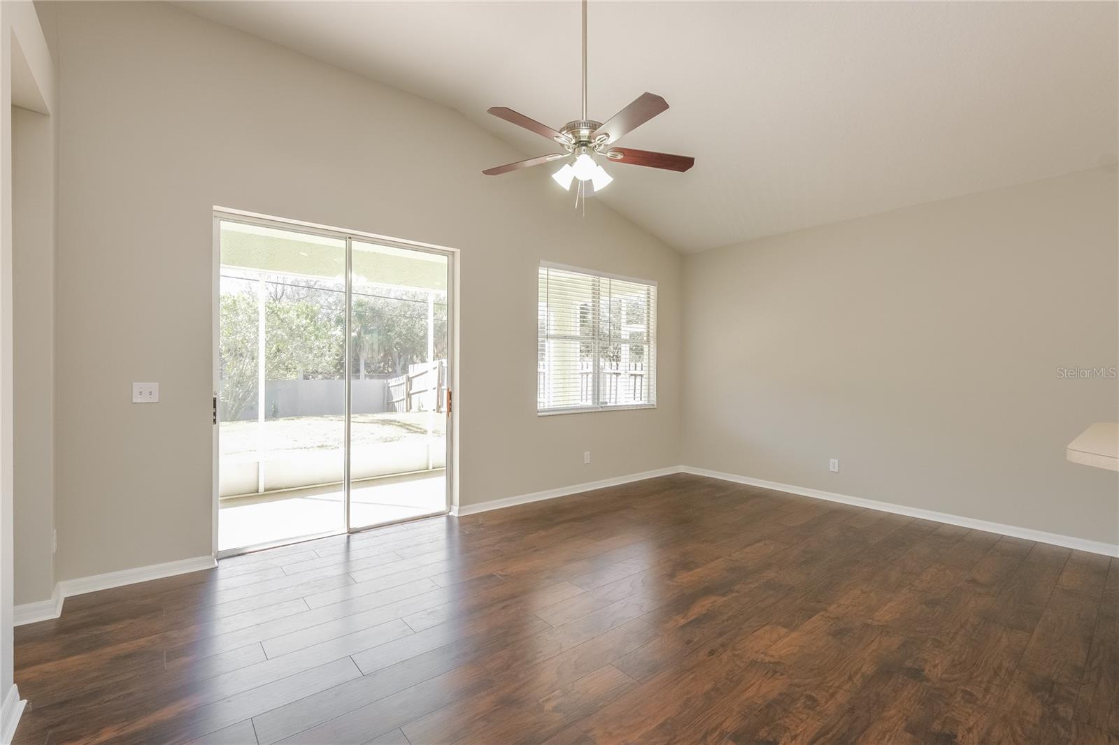Listing photo id 1 for 8634 Sandy Plains Drive