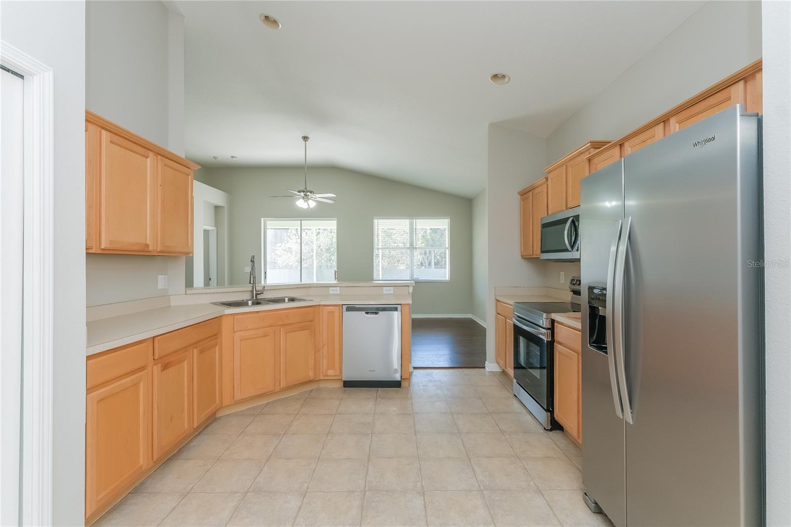 Listing photo id 2 for 8634 Sandy Plains Drive