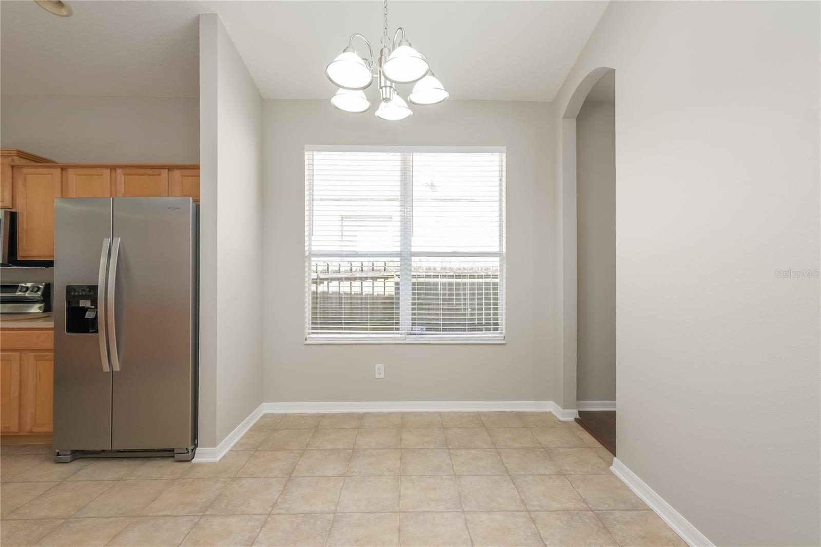 Listing photo id 4 for 8634 Sandy Plains Drive