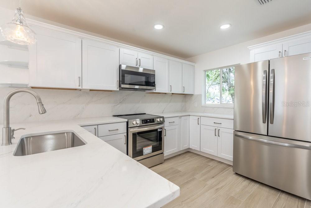 Image 13 of 40 For 16275 Horizon Road