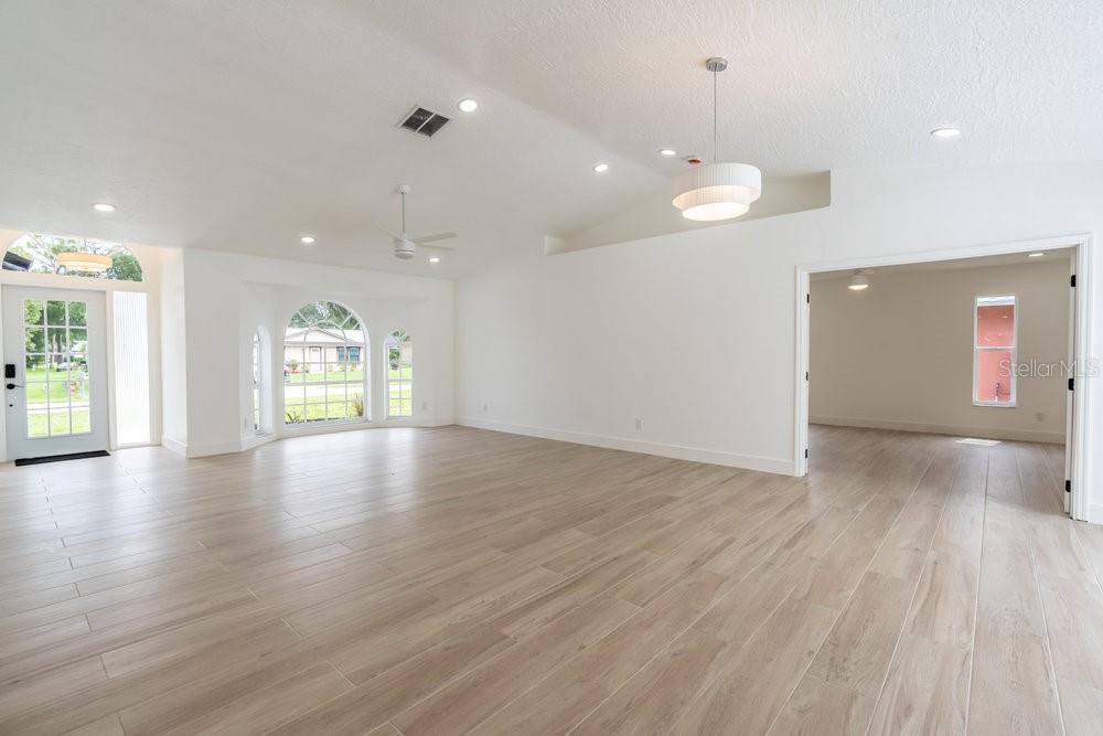 Image 4 of 40 For 16275 Horizon Road