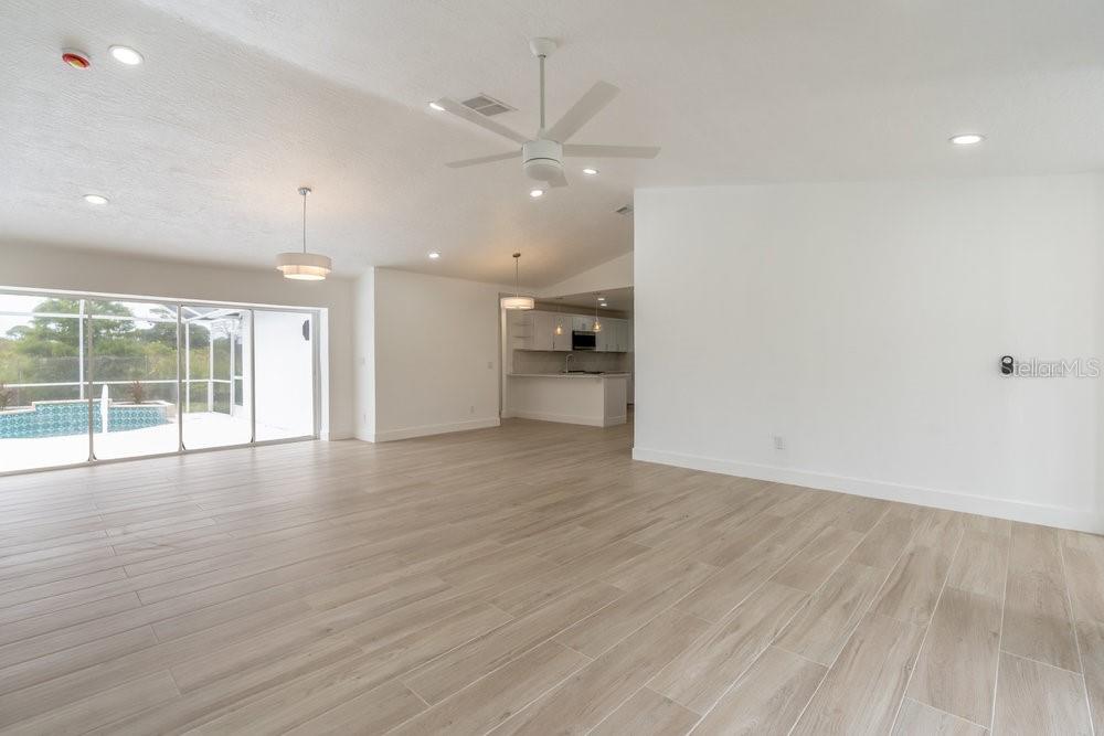 Image 6 of 40 For 16275 Horizon Road