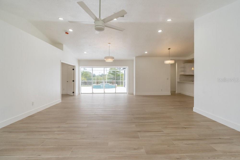Image 7 of 40 For 16275 Horizon Road