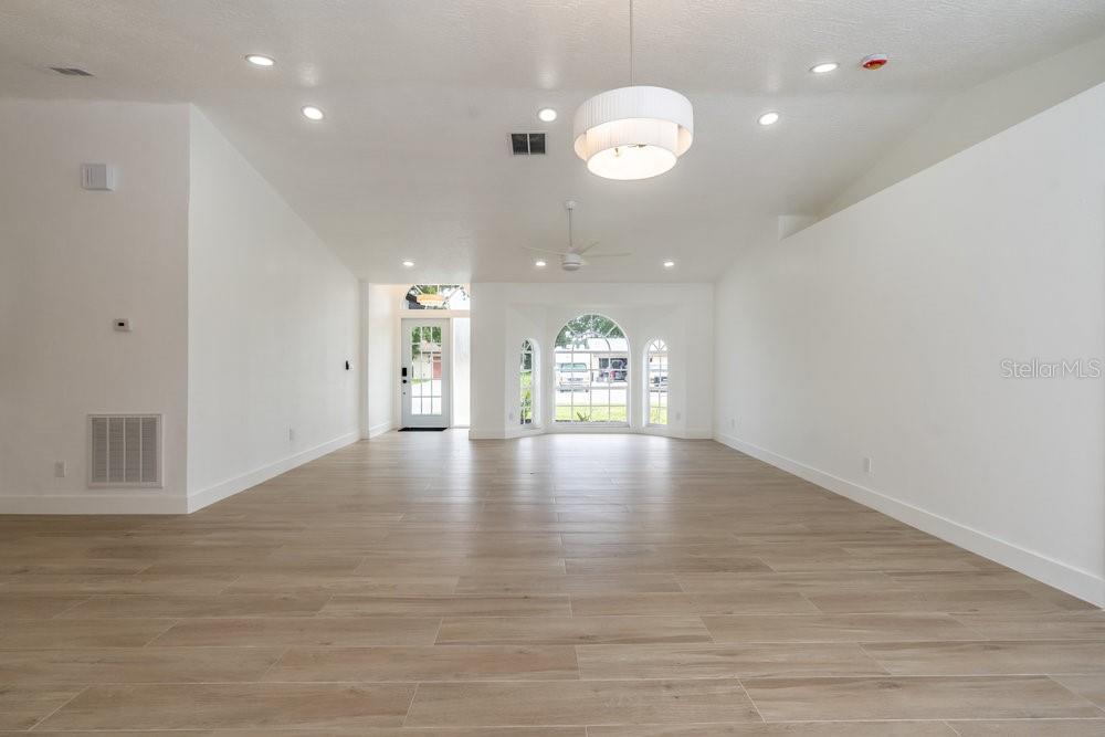 Image 8 of 40 For 16275 Horizon Road