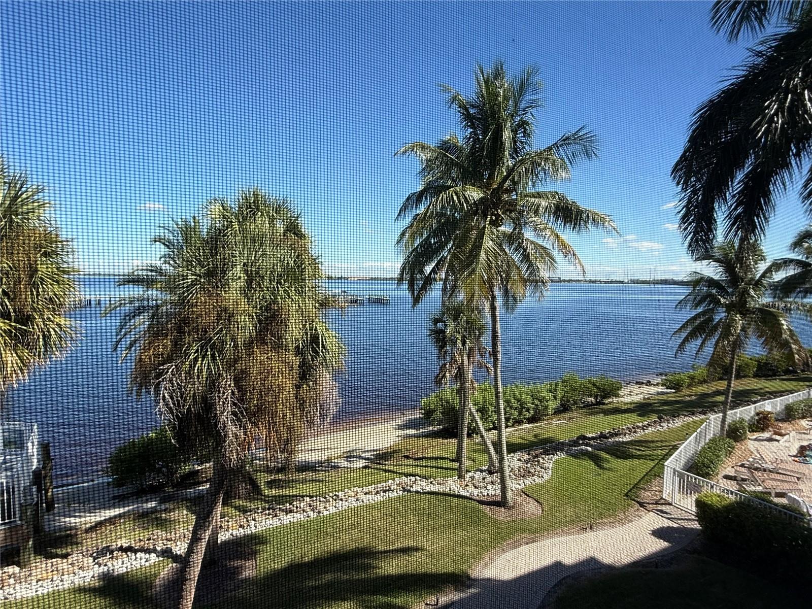 Image 3 of 19 For 5114 Melbourne Street A204