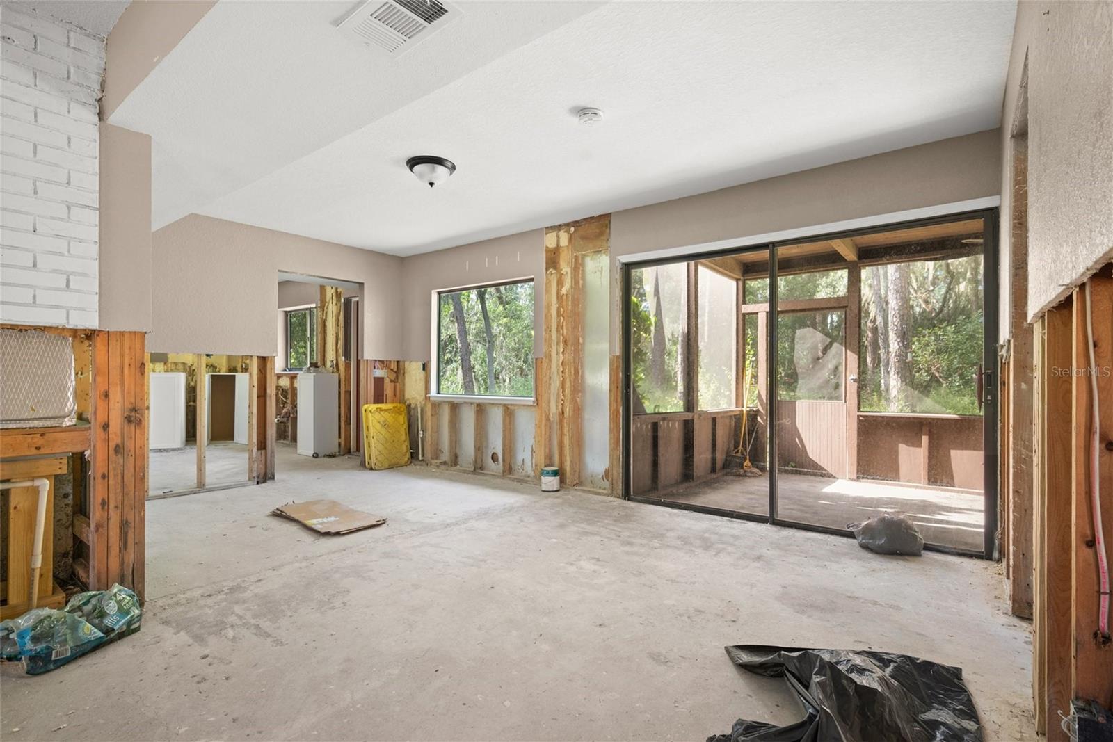 Image 4 of 26 For 1743 Itchepackesassa Drive