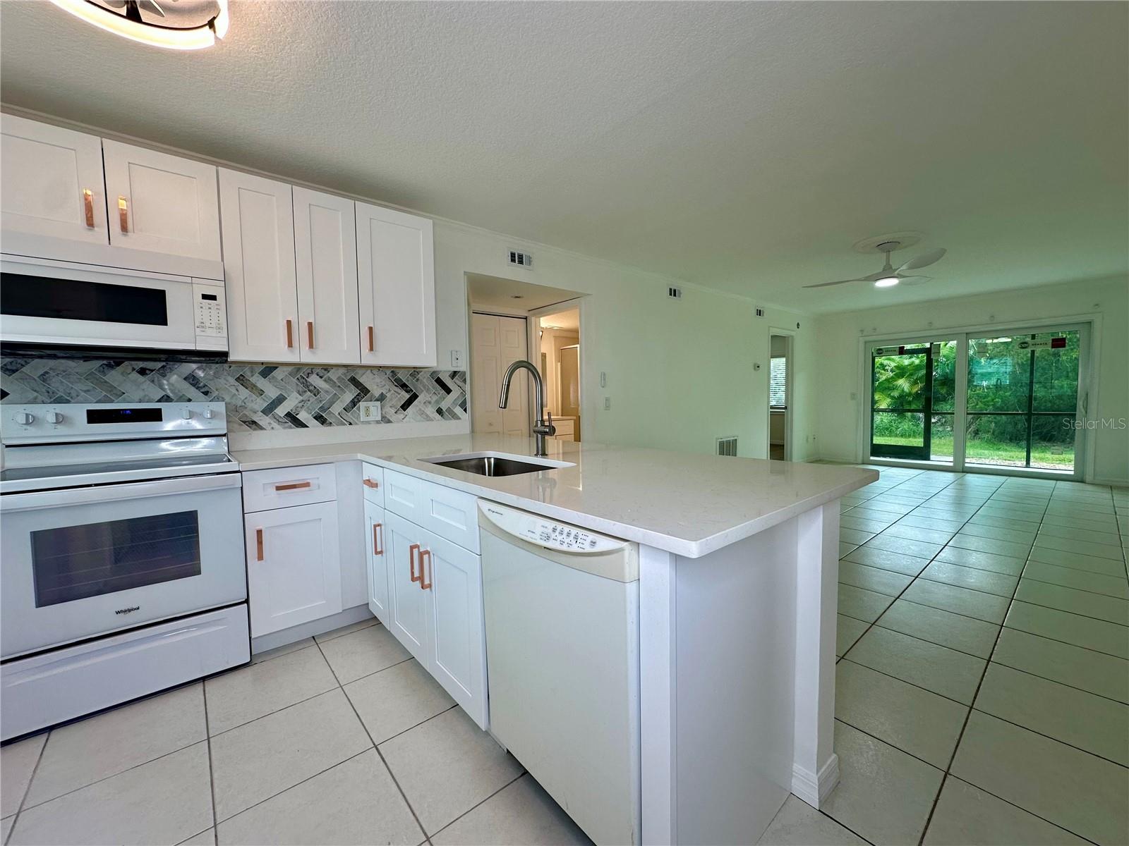 Image 4 of 26 For 25050 Sandhill Boulevard Apt A1