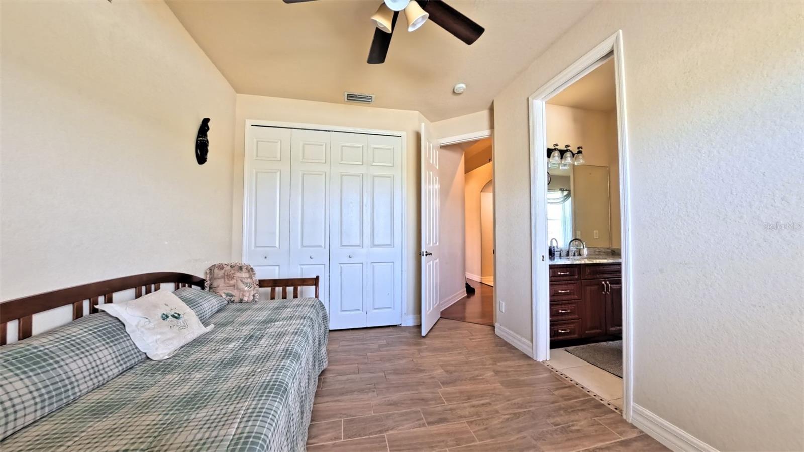 Image 22 of 29 For 1509 Moore Avenue