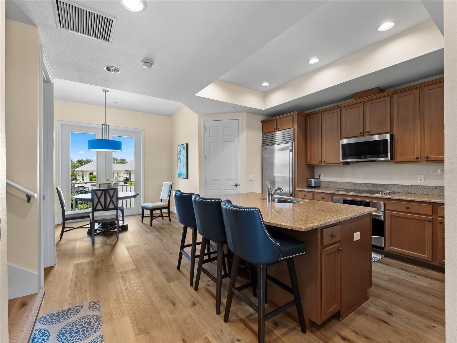 Image 10 of 72 For 10390 Longshore Road 83