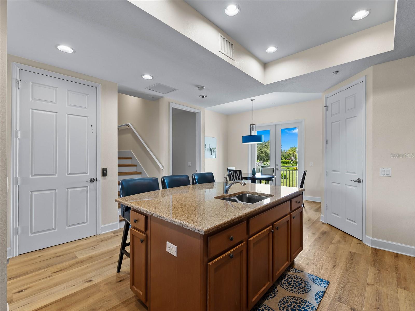 Image 13 of 72 For 10390 Longshore Road 83