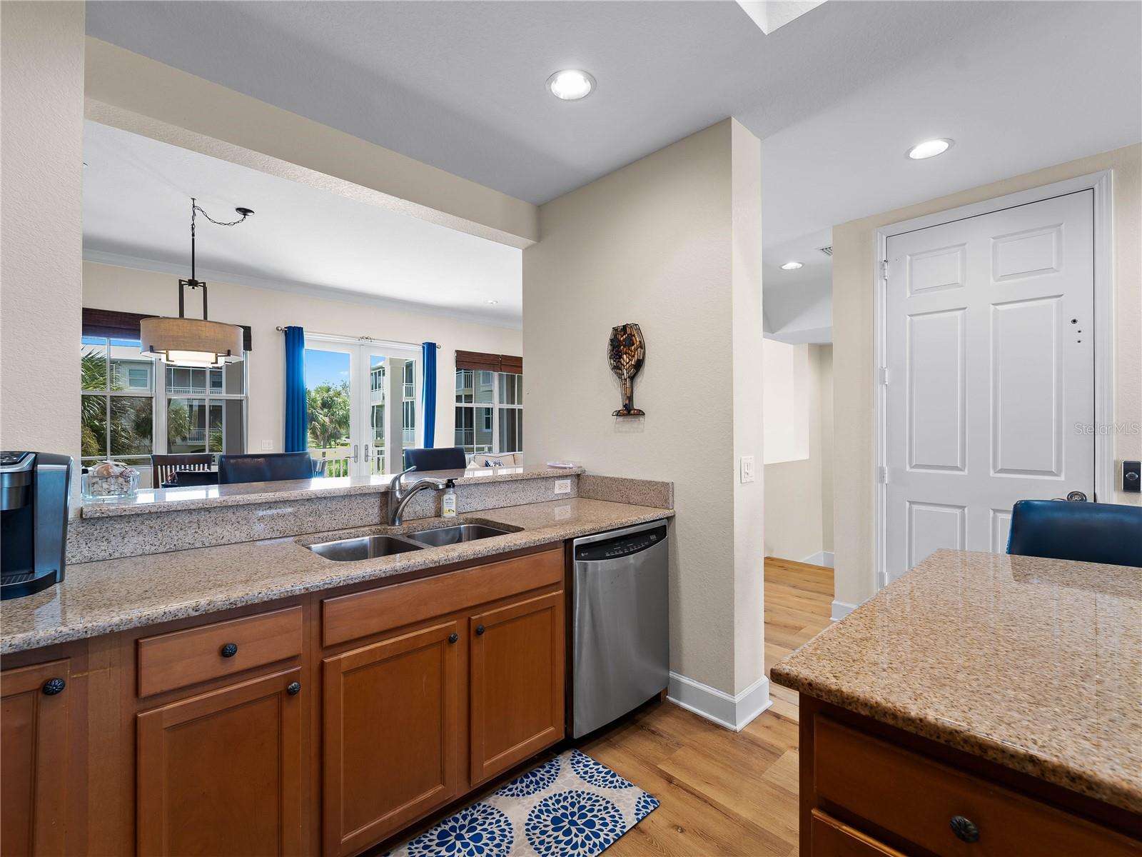 Image 14 of 72 For 10390 Longshore Road 83