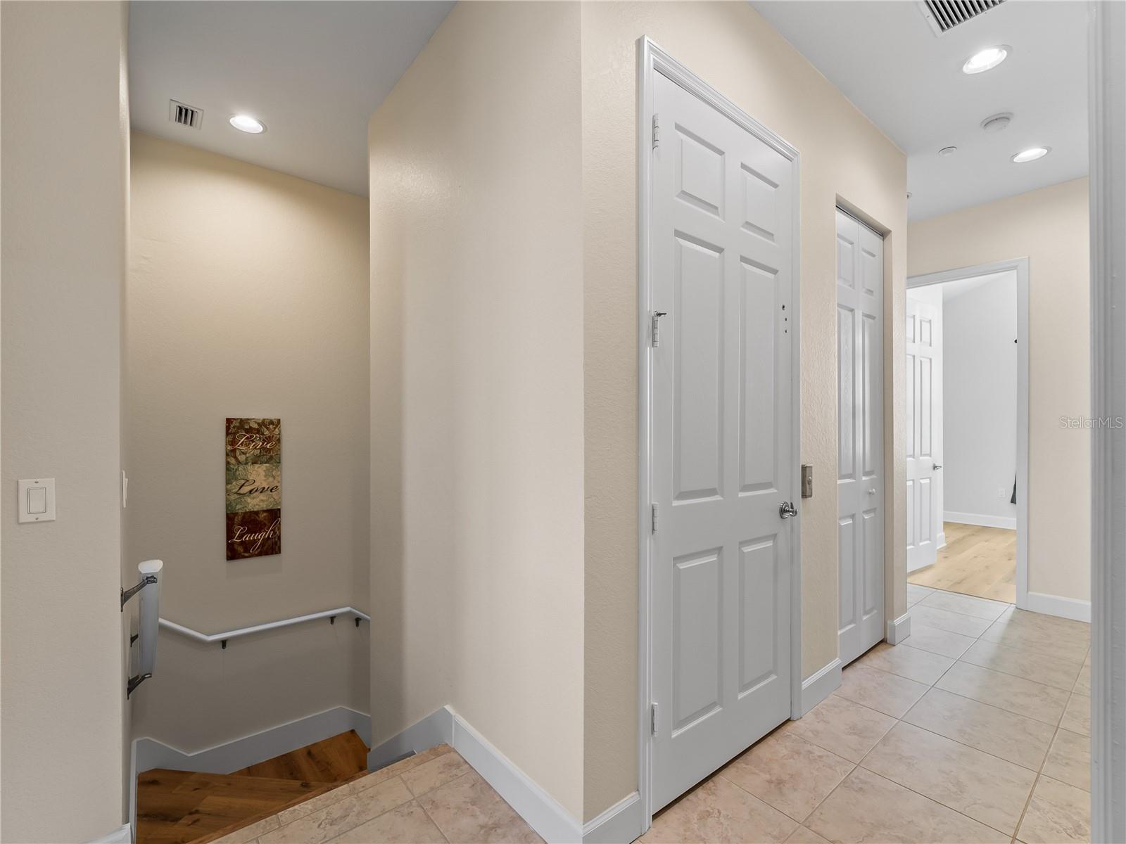 Image 35 of 72 For 10390 Longshore Road 83