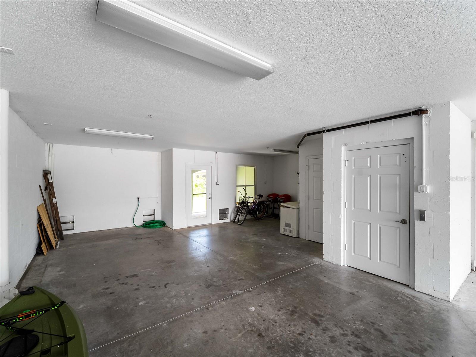 Image 54 of 72 For 10390 Longshore Road 83