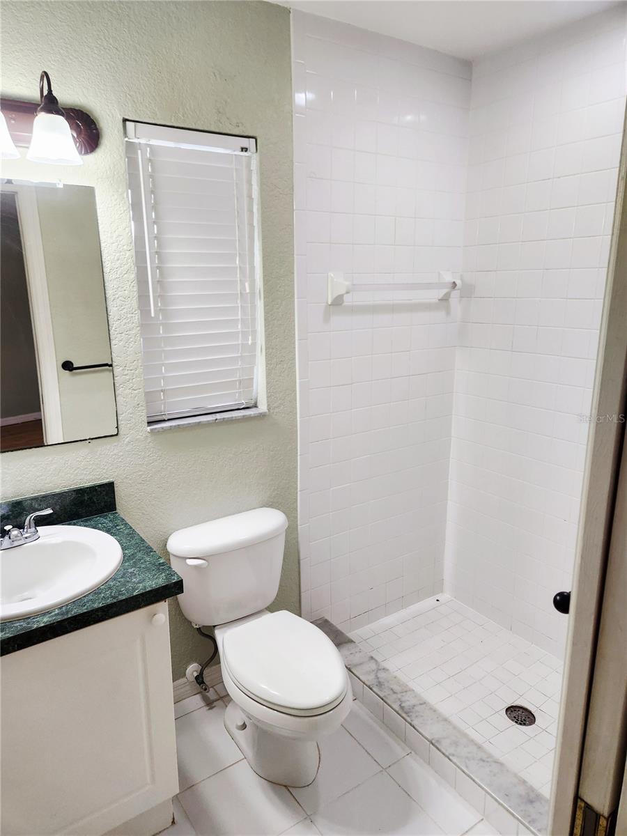 Image 15 of 32 For 195 Columbia Road