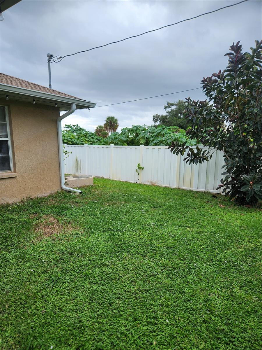 Image 27 of 32 For 195 Columbia Road