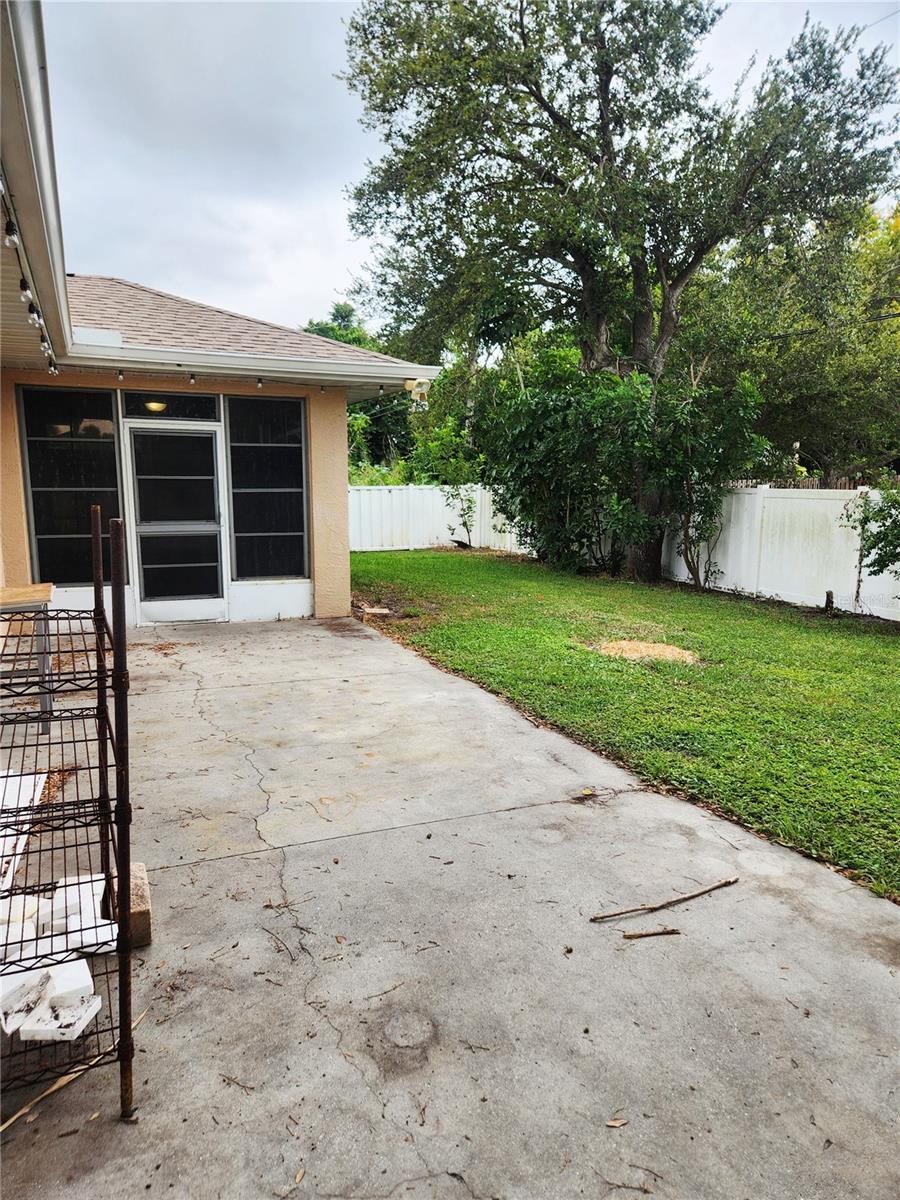 Image 29 of 32 For 195 Columbia Road