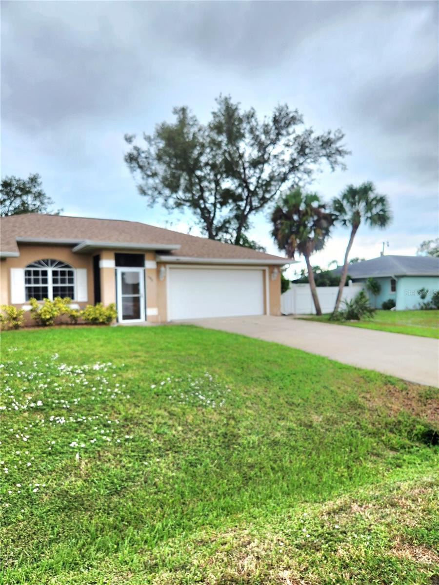 Image 4 of 32 For 195 Columbia Road