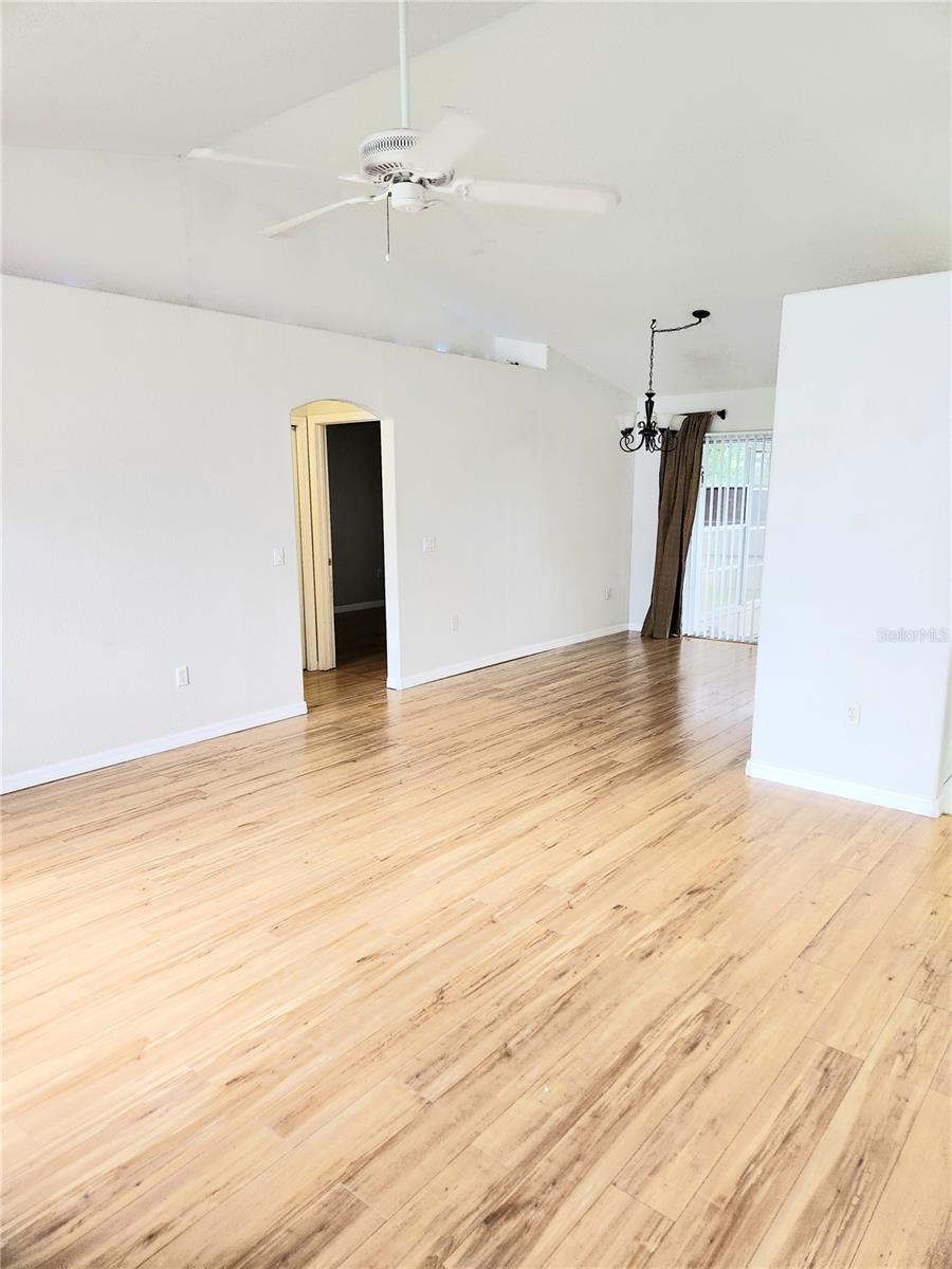 Image 6 of 32 For 195 Columbia Road