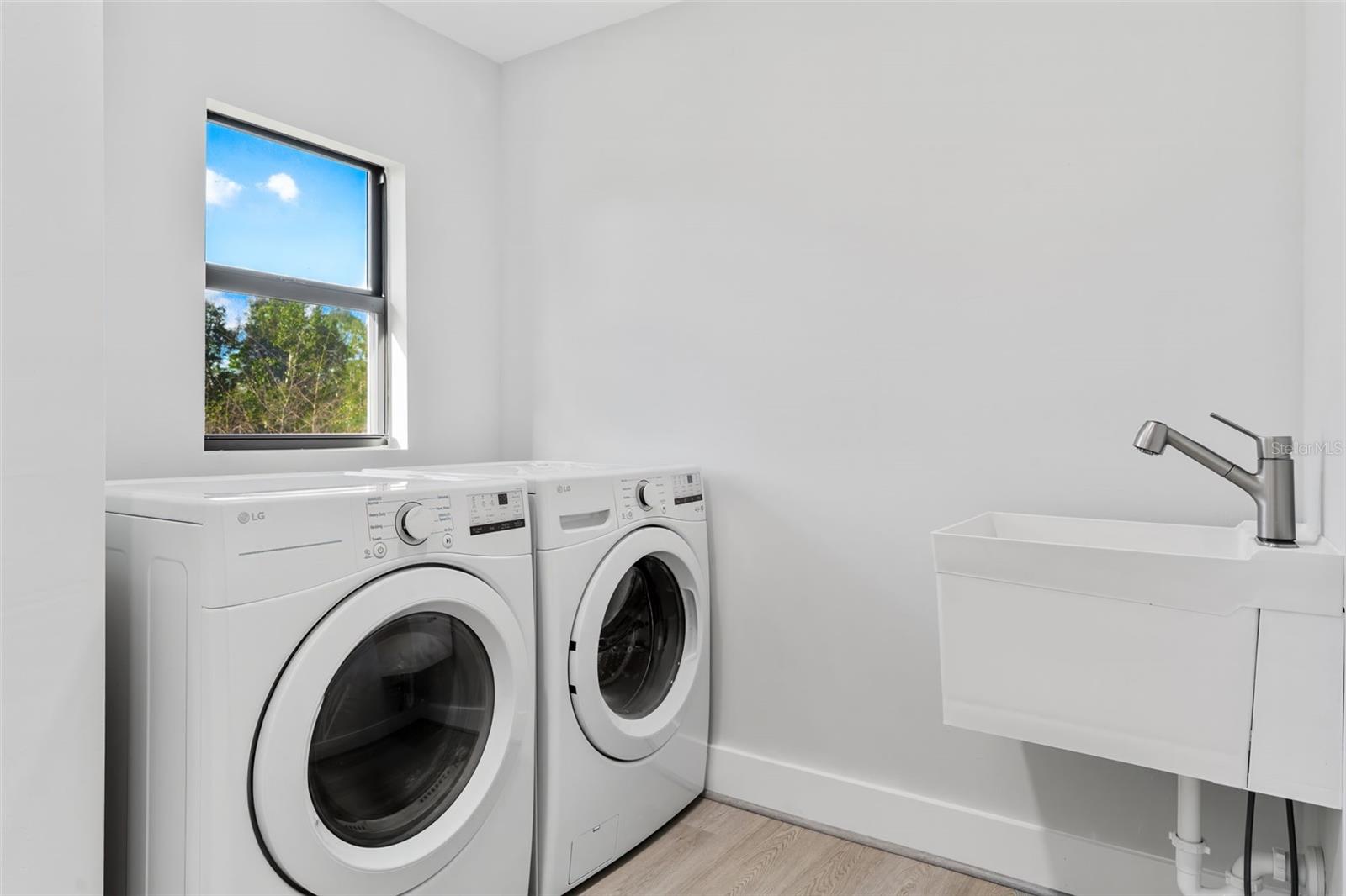 Image 22 of 32 For 12460 Catalina Drive