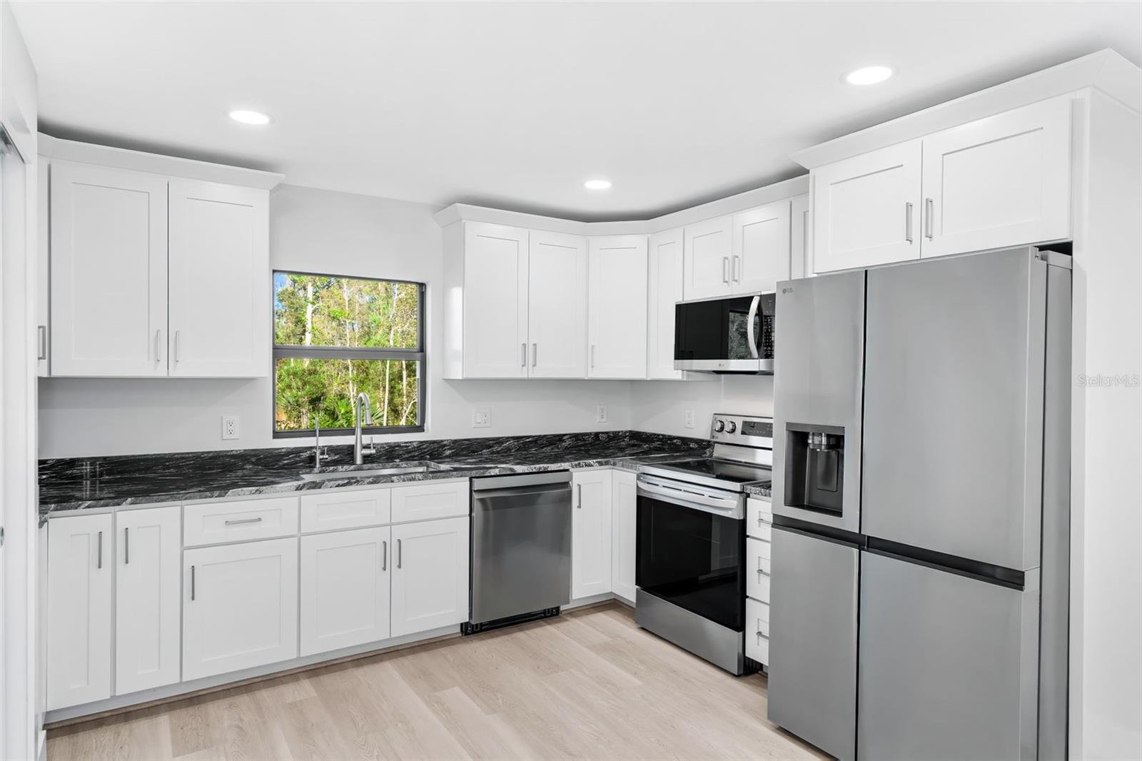 Image 6 of 32 For 12460 Catalina Drive