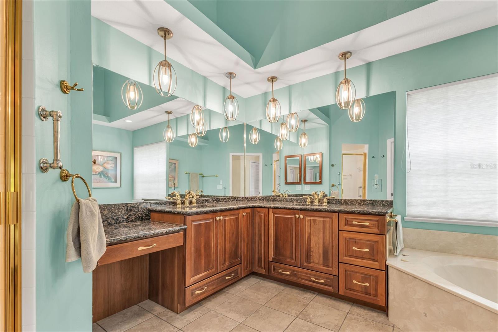 Image 33 of 70 For 14309 Bridgeview Lane