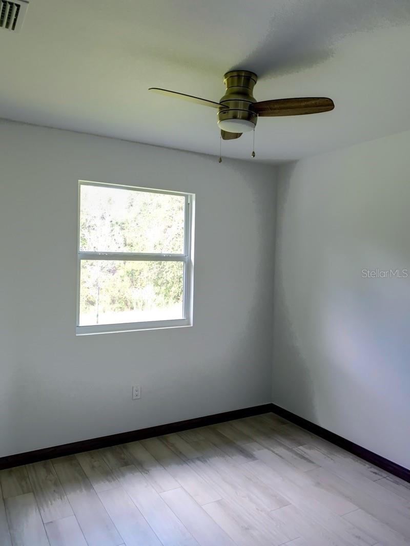 Image 11 of 16 For 4507 Knowles Lane