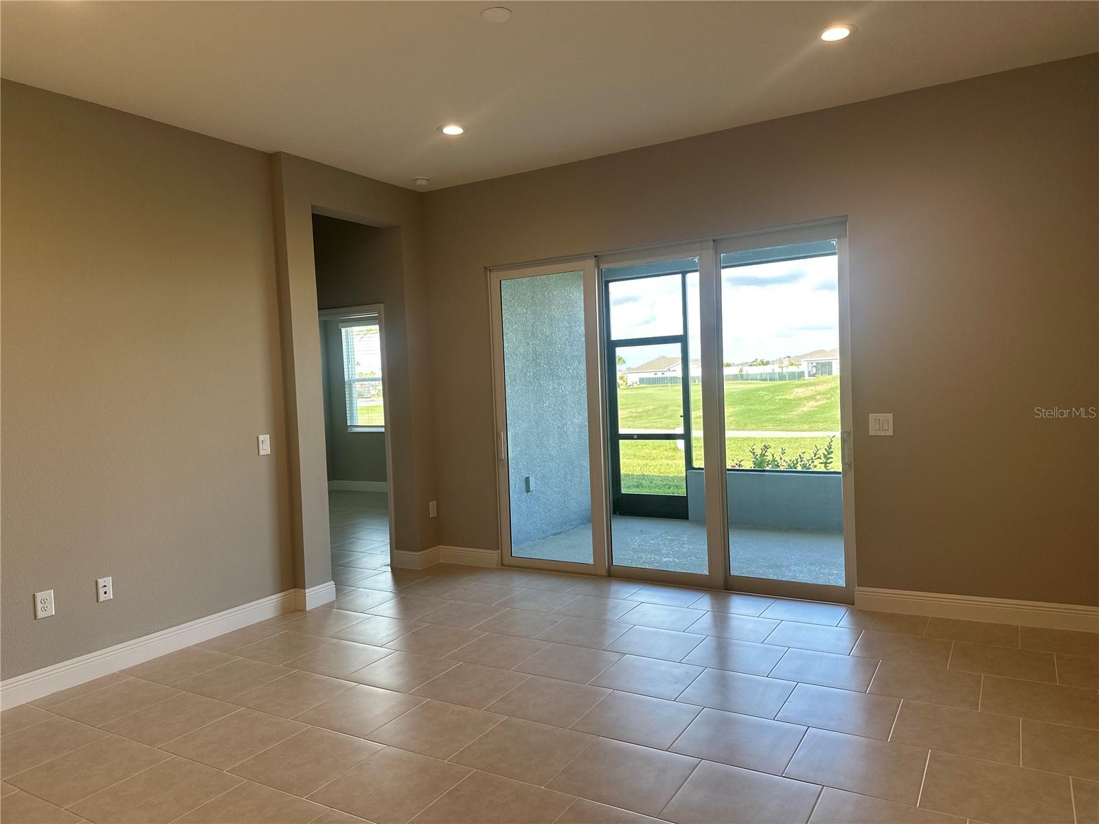 Image 10 of 22 For 24835 Buckingham Way